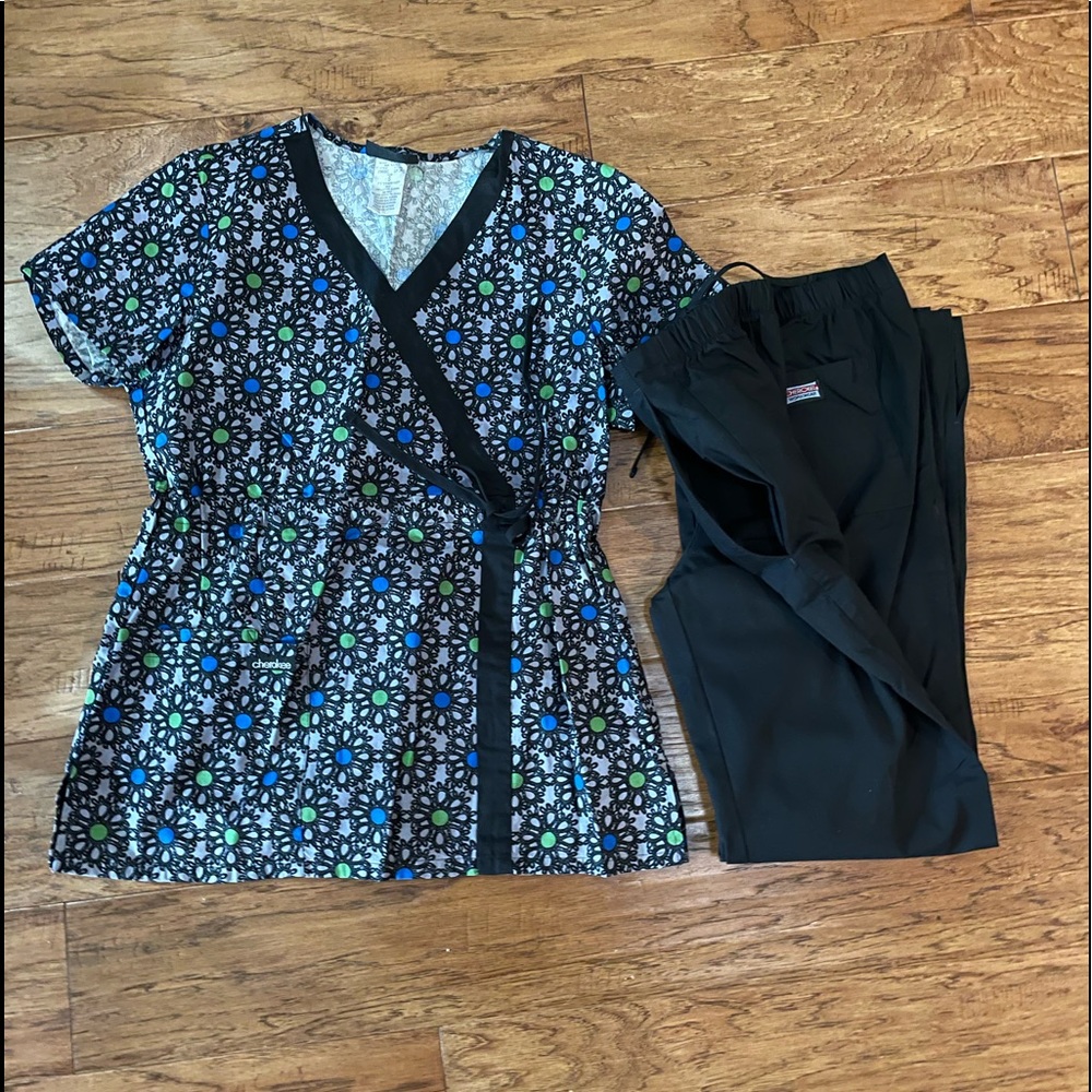 Scrub set